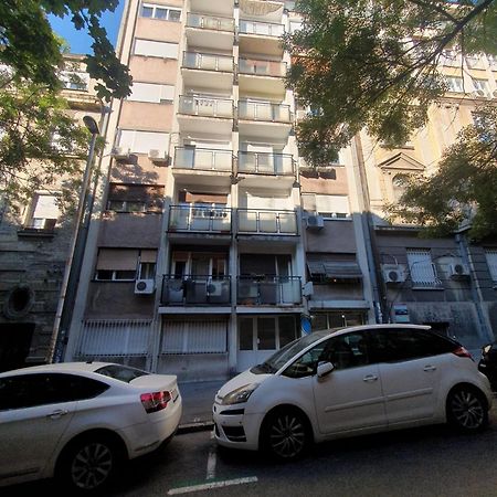 Centrum 2 Belgrado Buitenkant foto